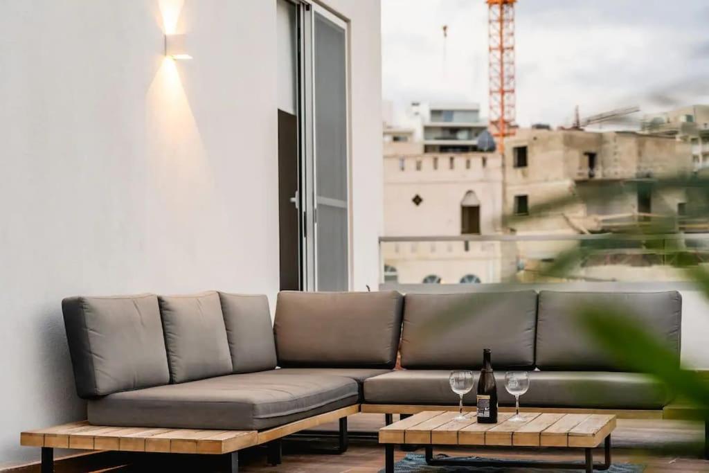 Luxurious & Stylish Penthouse With Private Pool Daire Msida Dış mekan fotoğraf
